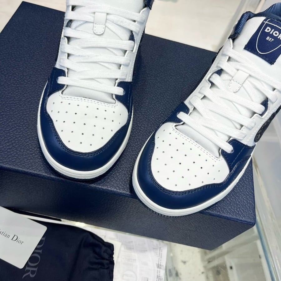 DIOR