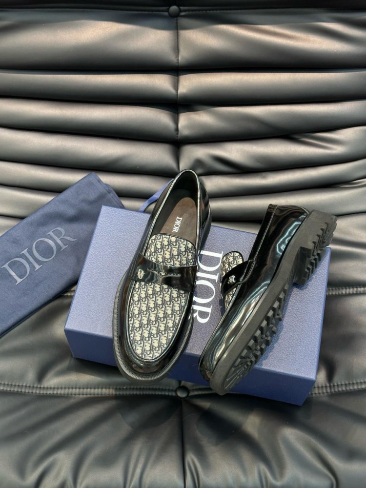 DIOR