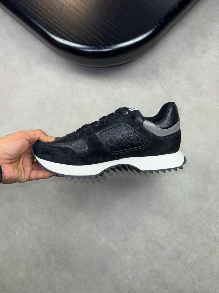 GIVENCHY