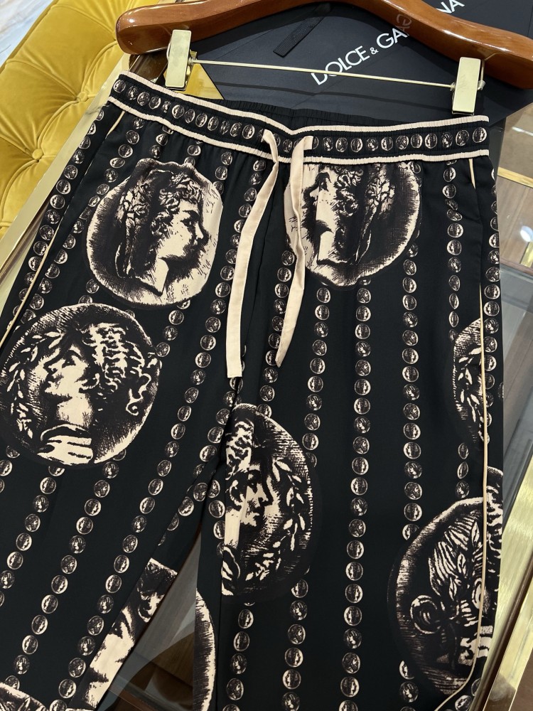 طقم Dolce & Gabbana
