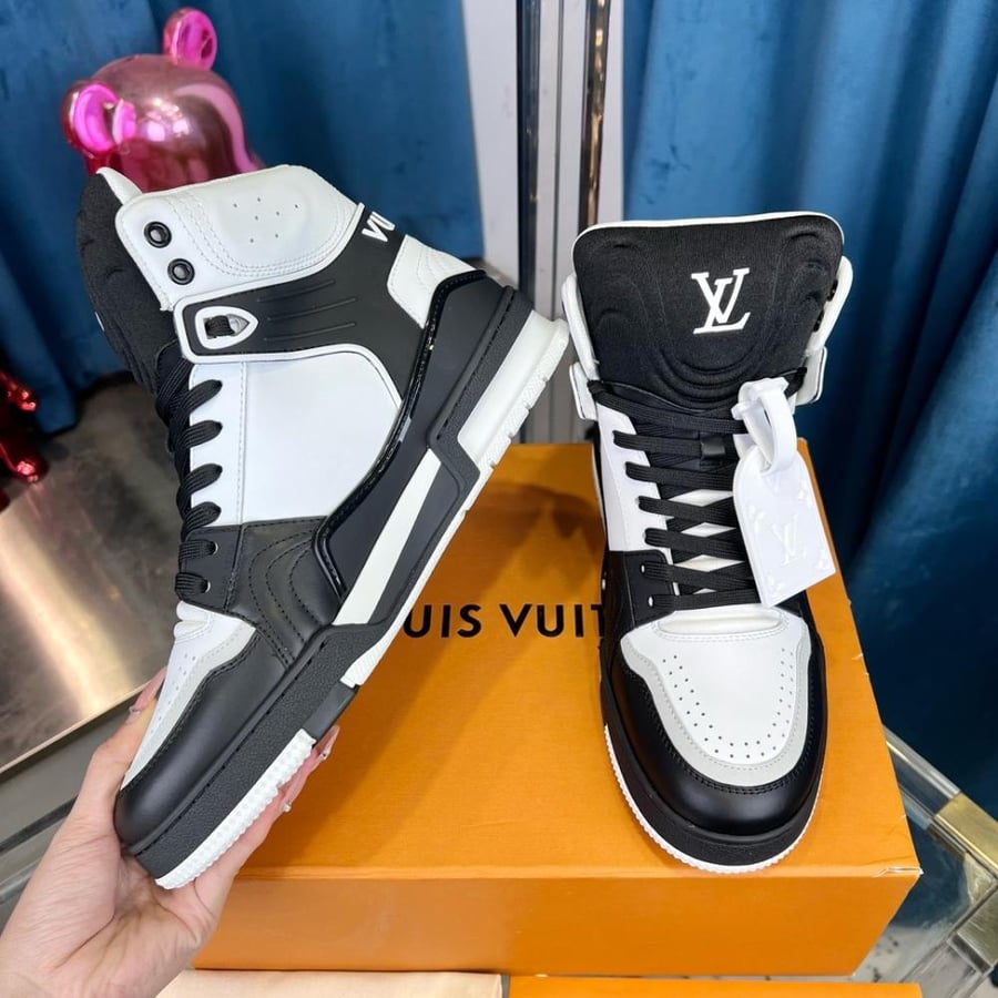 LOUIS VUIITON