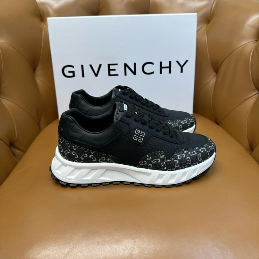 GIVENCHY