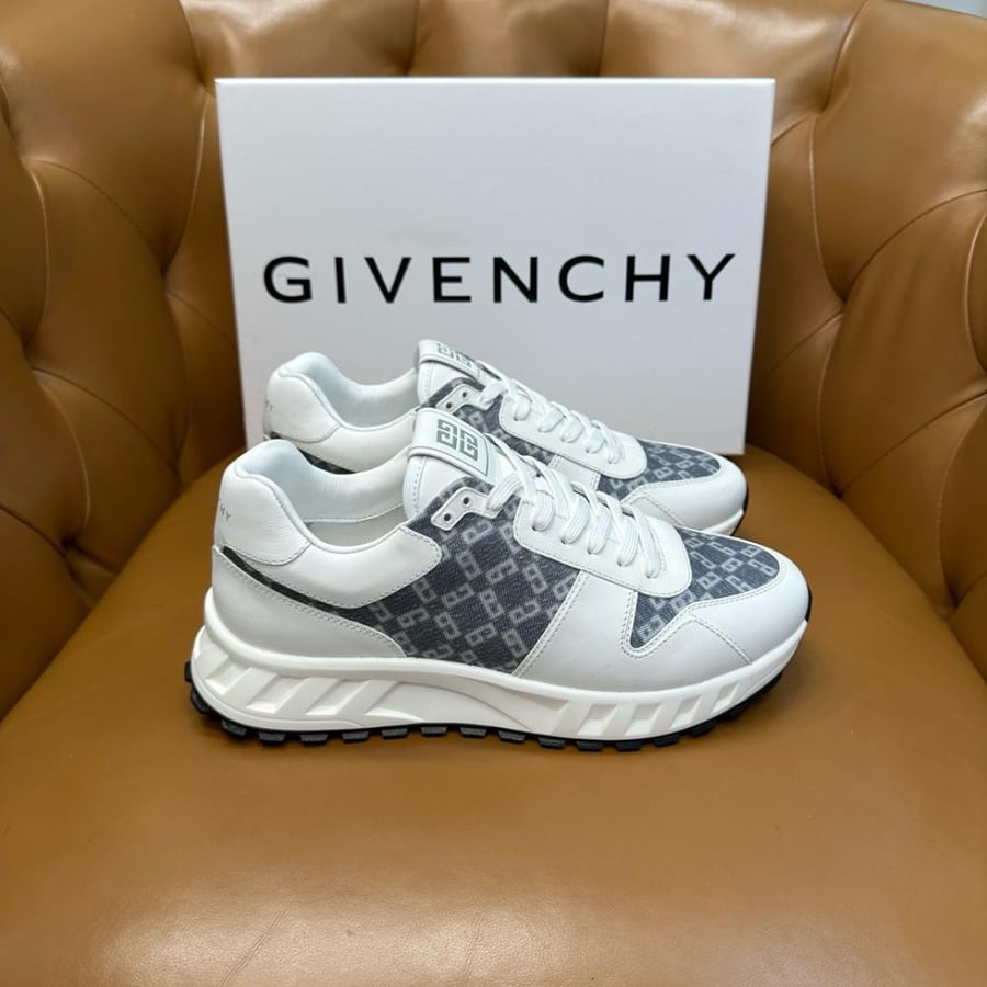 GIVENCHY