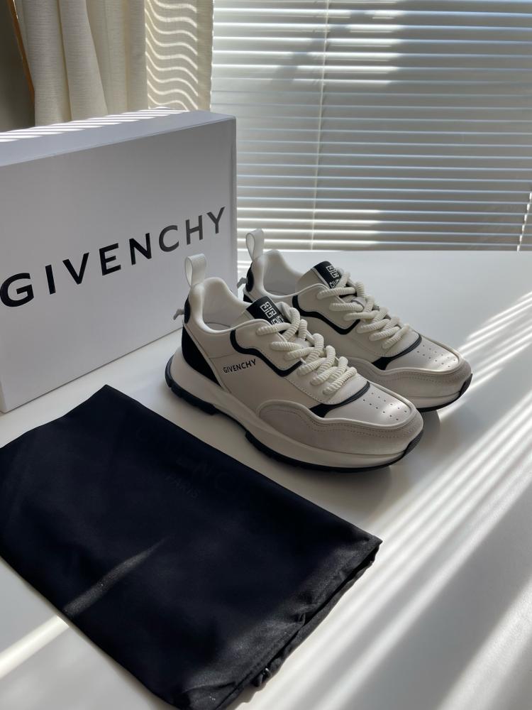 GIVENCHY