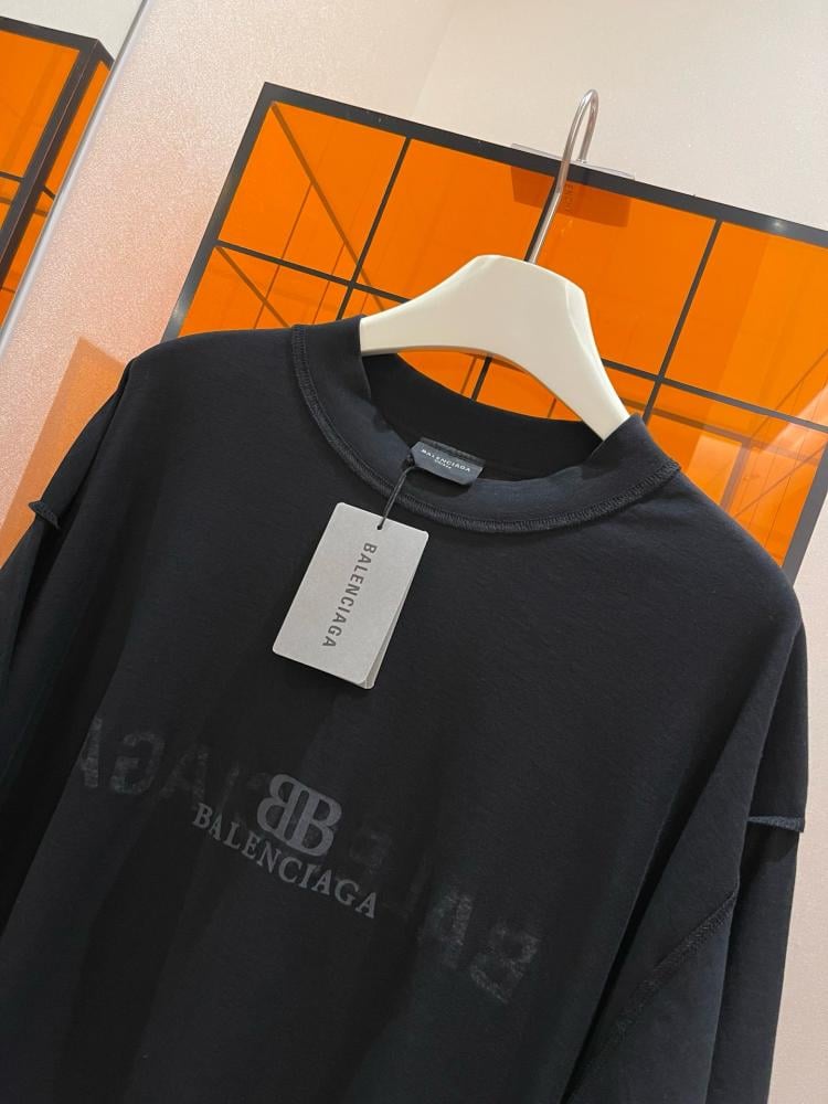 BALENCIAGA