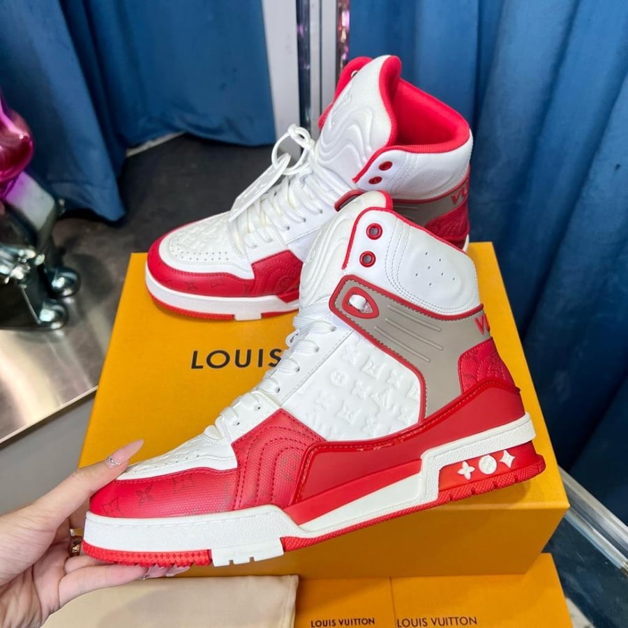 LOUIS VUIITON