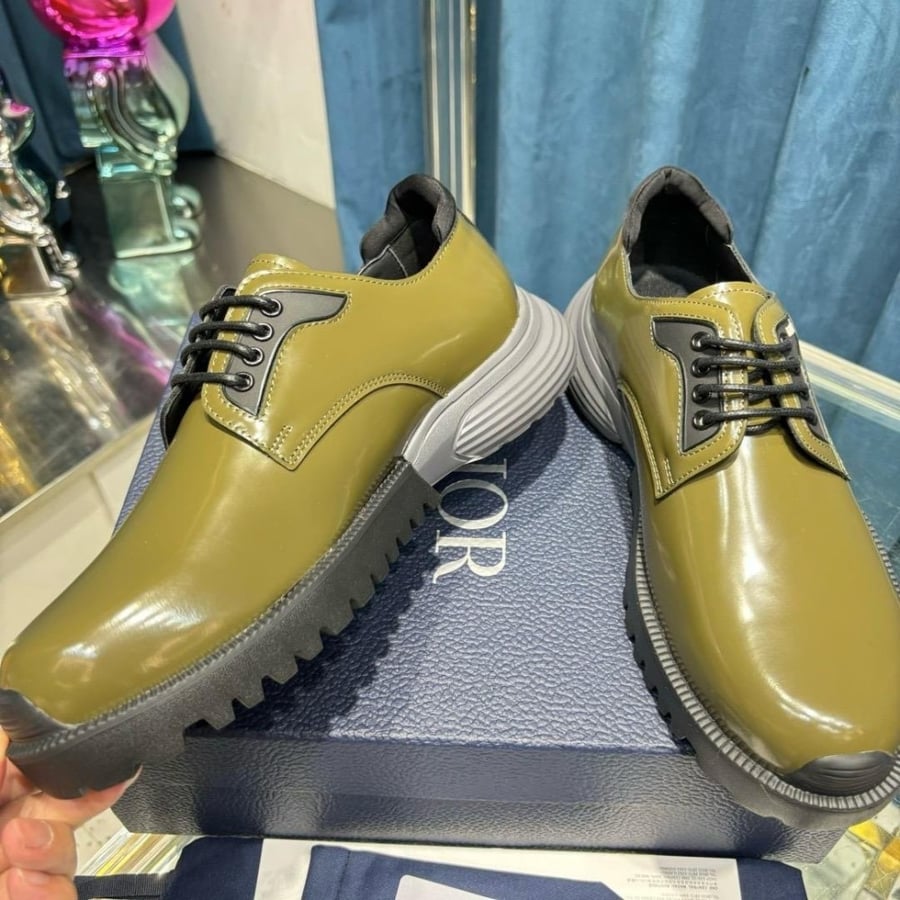 DIOR