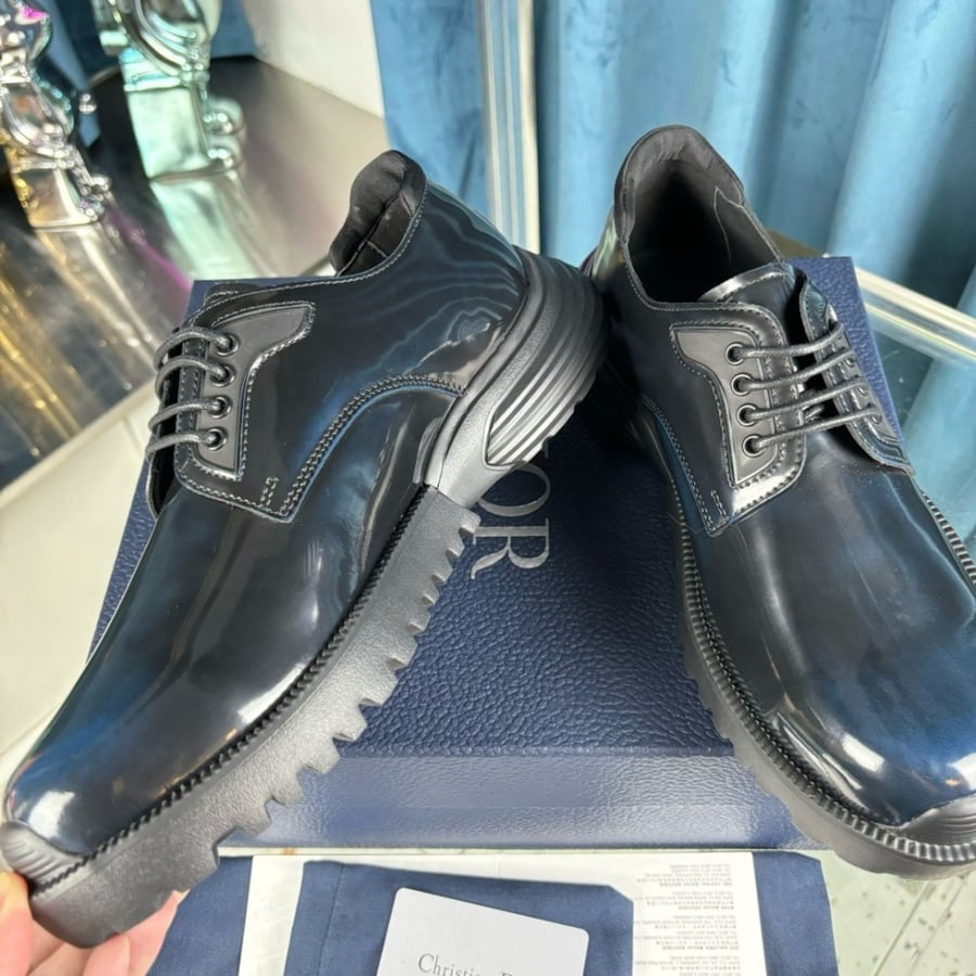 DIOR