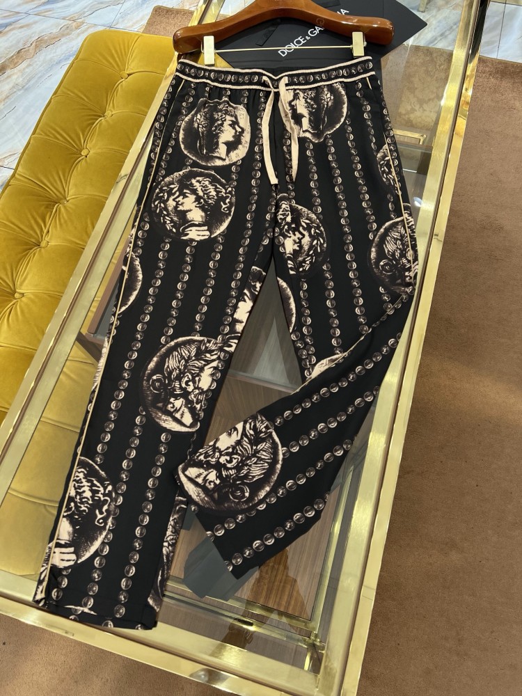 طقم Dolce & Gabbana