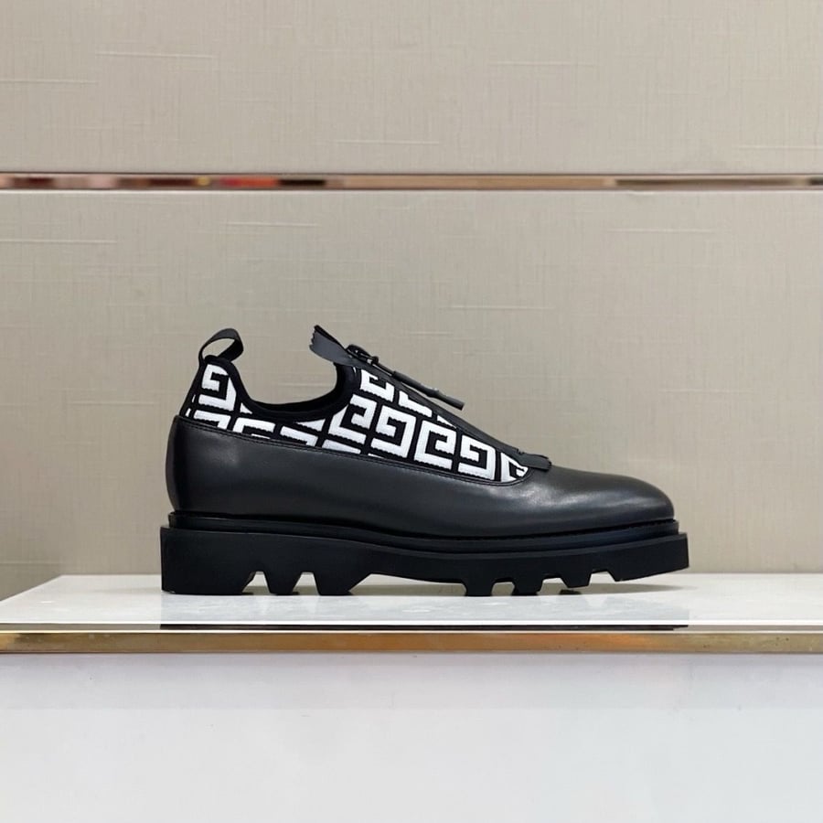 GIVENCHY