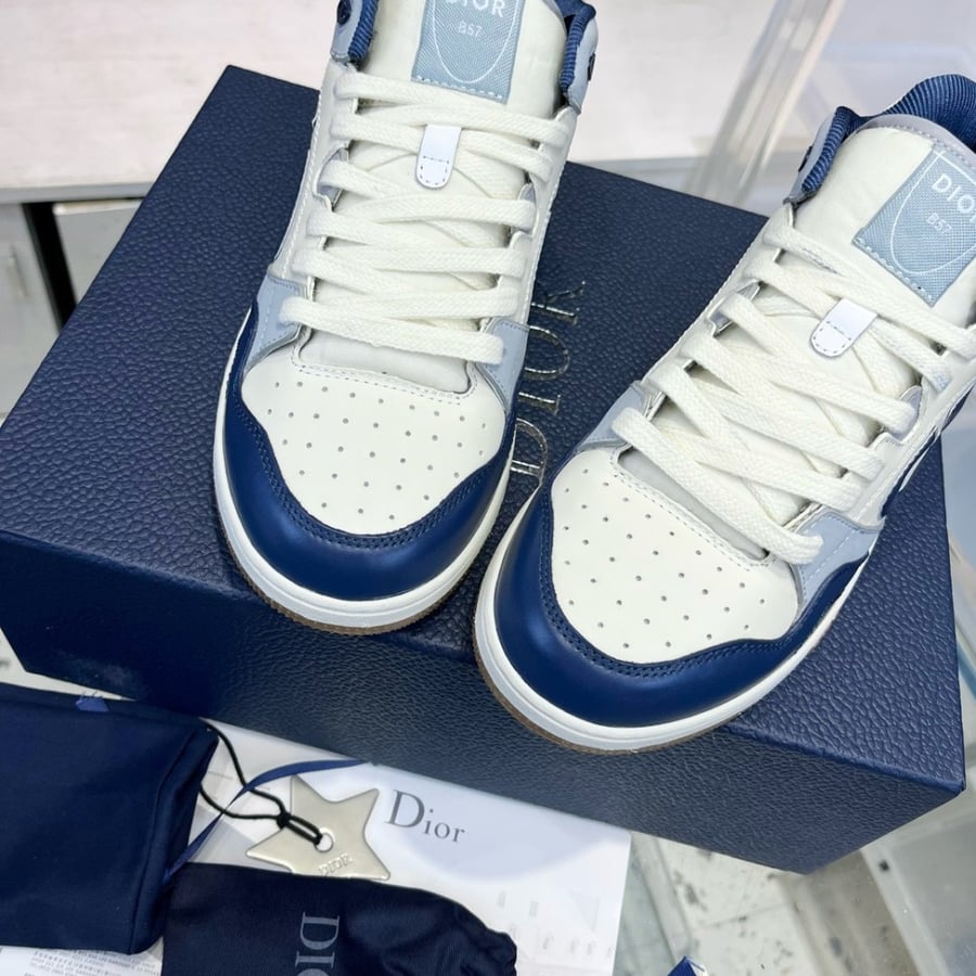 DIOR