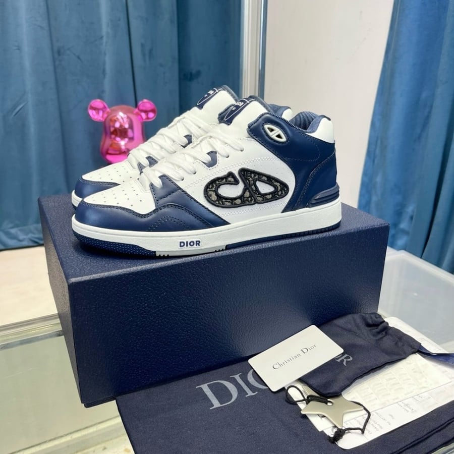 DIOR