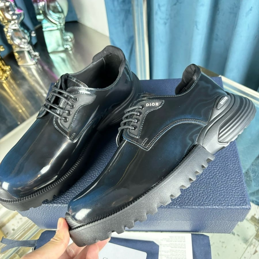 DIOR