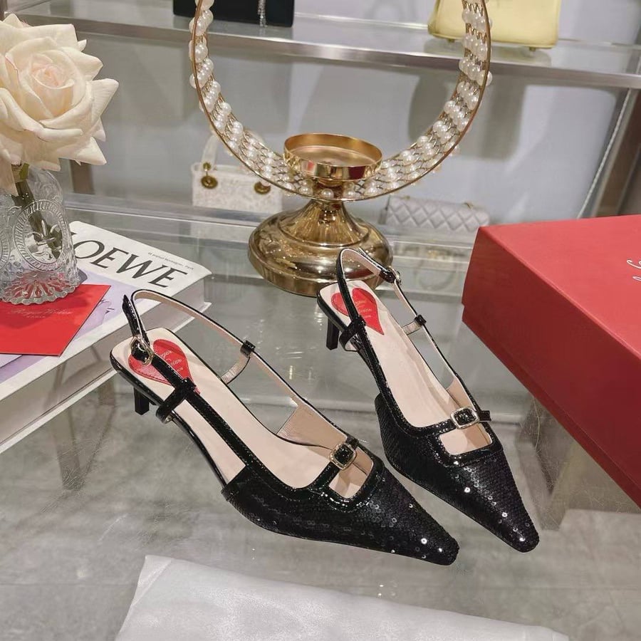 كعب Roger vivier