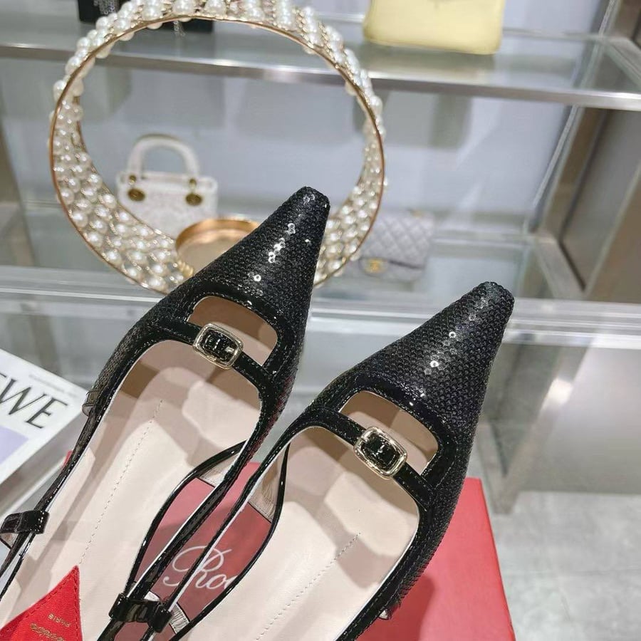كعب Roger vivier