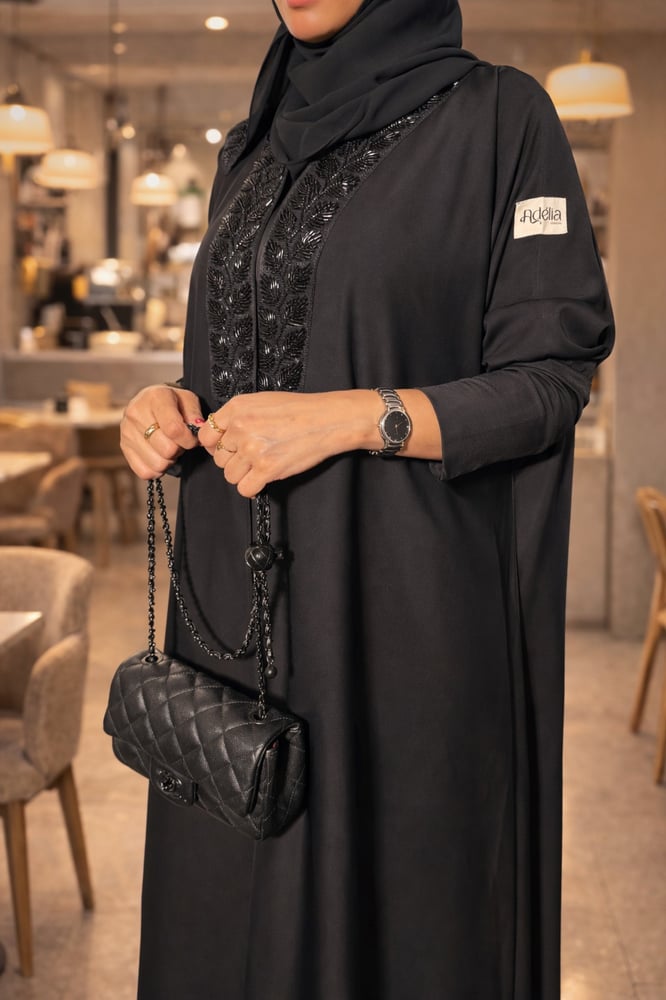 عباية لمسة فخامة