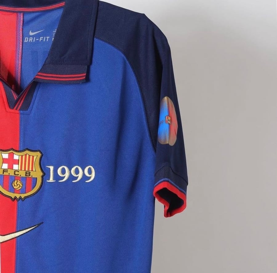 تيشيرت برشلونة التاريخي 1999