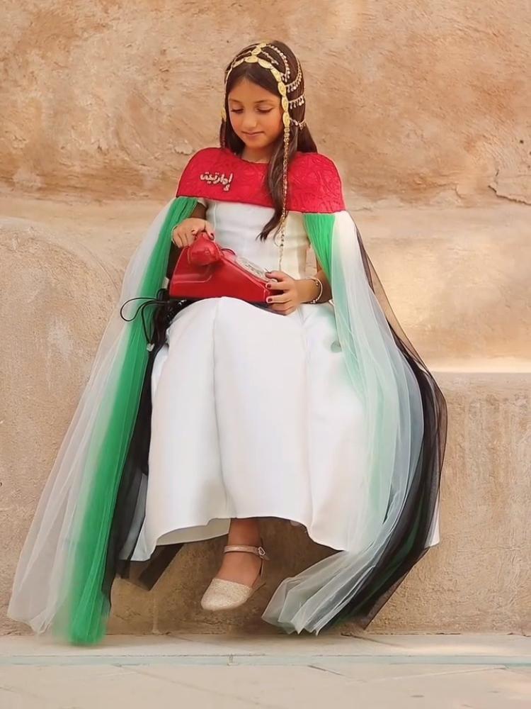 فستان الإمارات بالاسم