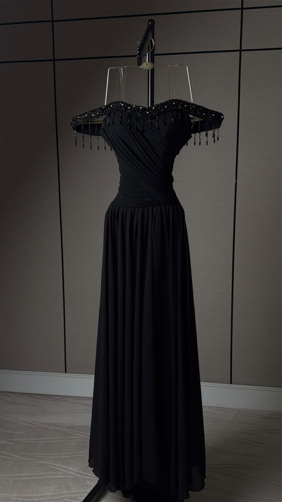 فستان أريانا الملكي