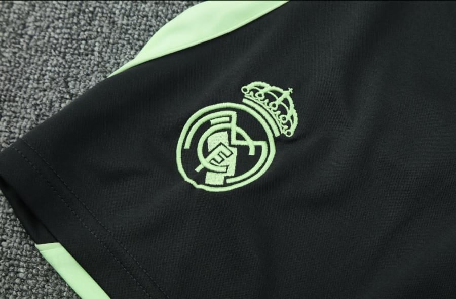 طقم تمارين ريال مدريد