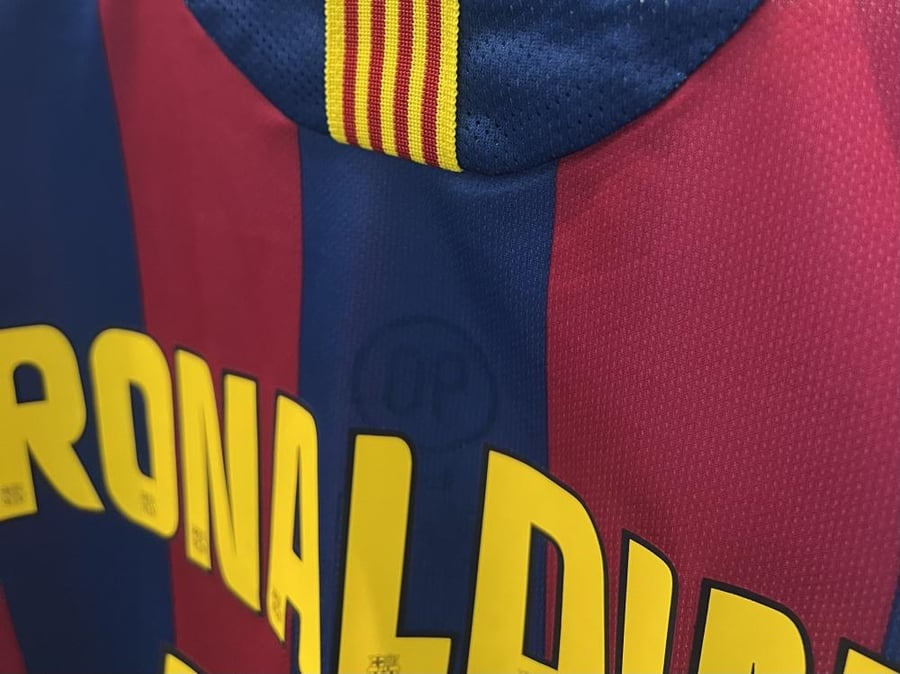 برشلونة 2005 رونالدينهو