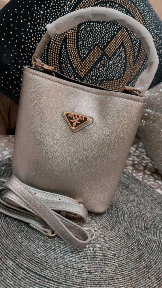 حقيبة يد PRADA الفاخرة