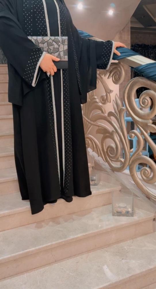 عباية ملكية للمناسبات السعيدة