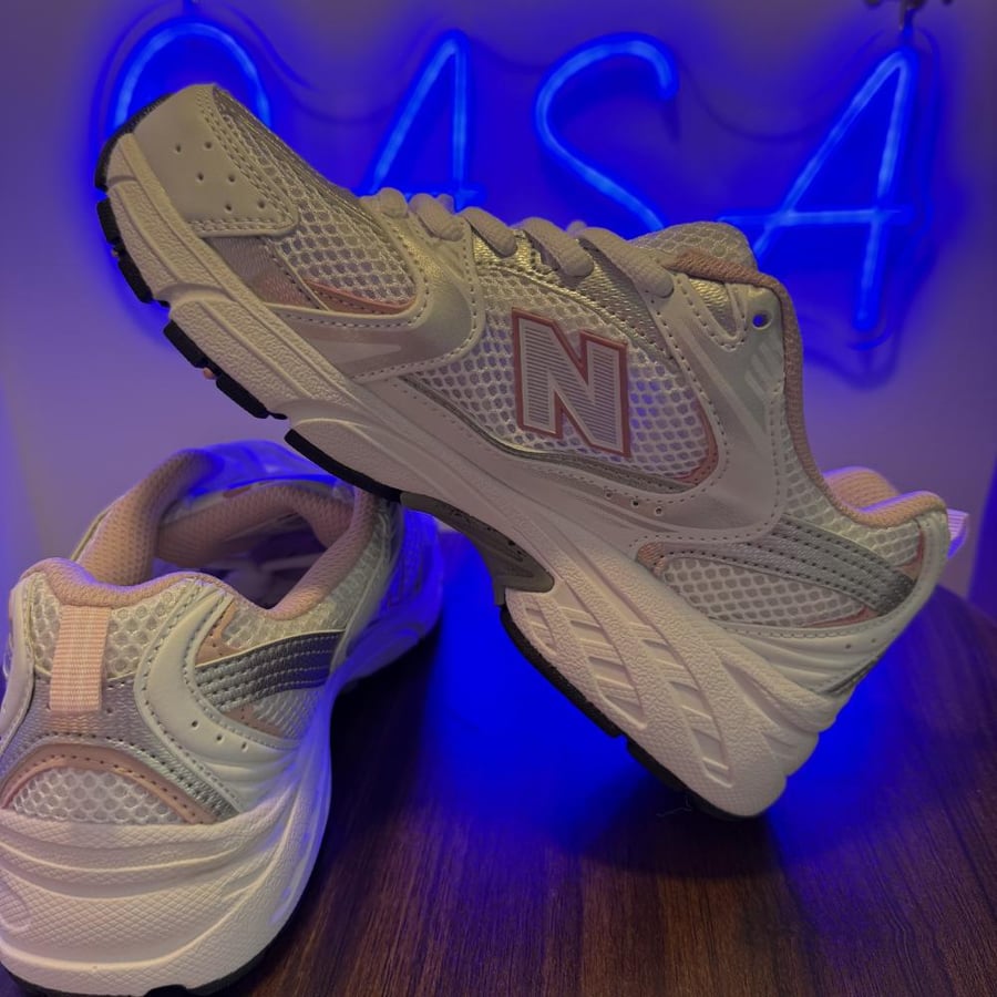 حذاء نسائي رياضي نيو بالانس وردي New Balance 530 Pink - أبيض
