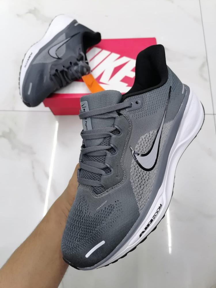 حذاء Nike AirZoom