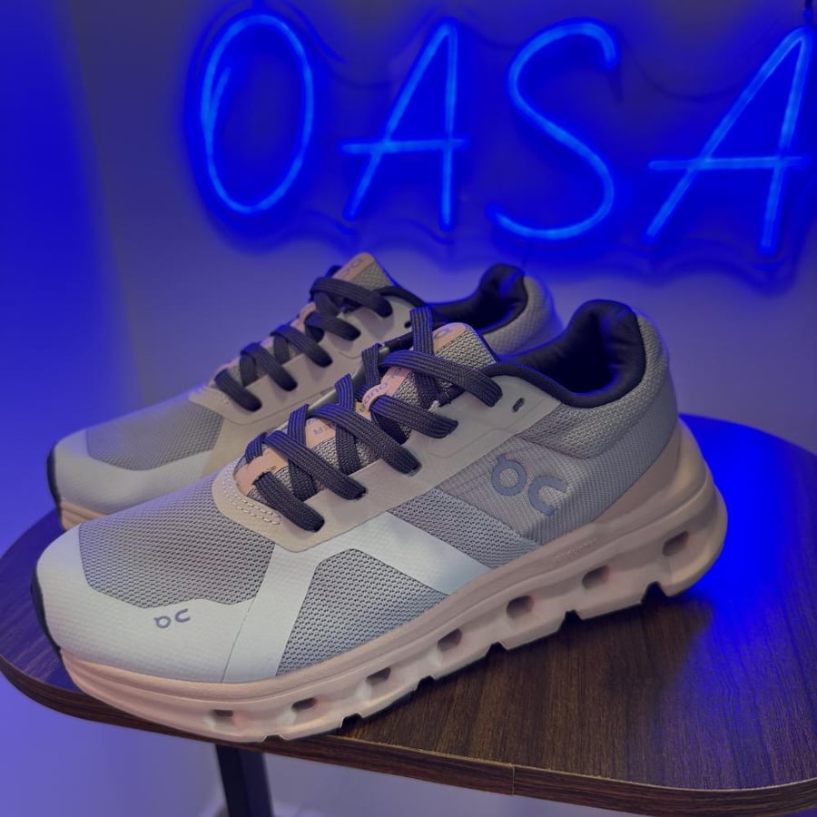 Cloudrunner shoes - وردي
