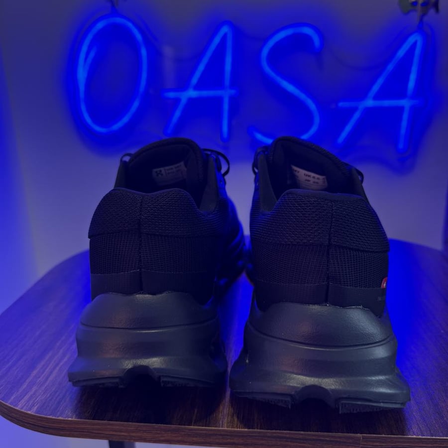 Cloudrunner shoes - اسود