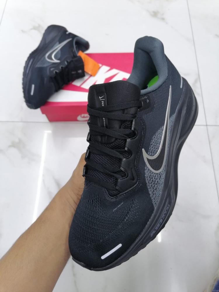 حذاء Nike AirZoom