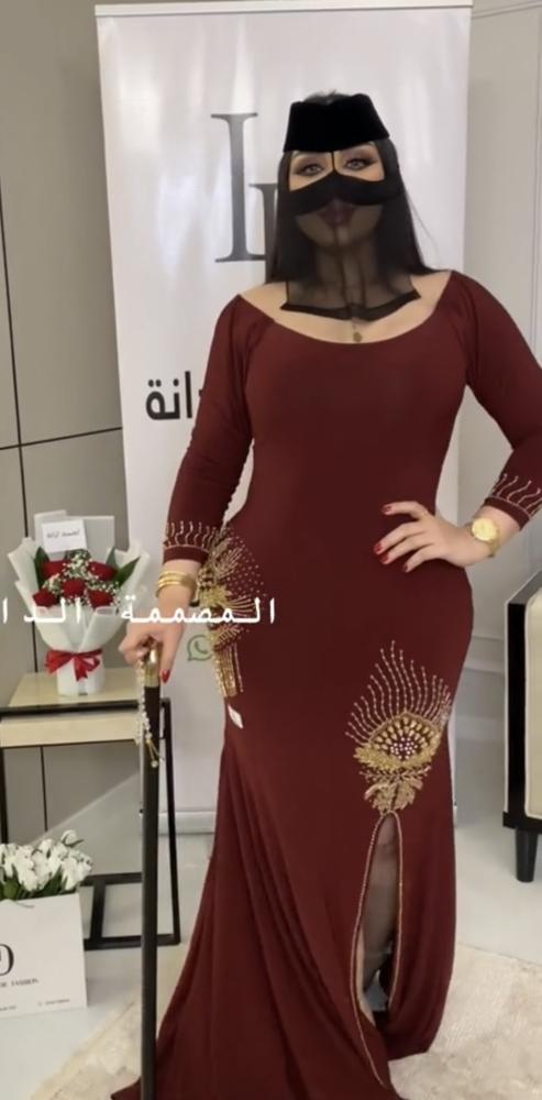 فستان شك يدوي عنابي فتحة