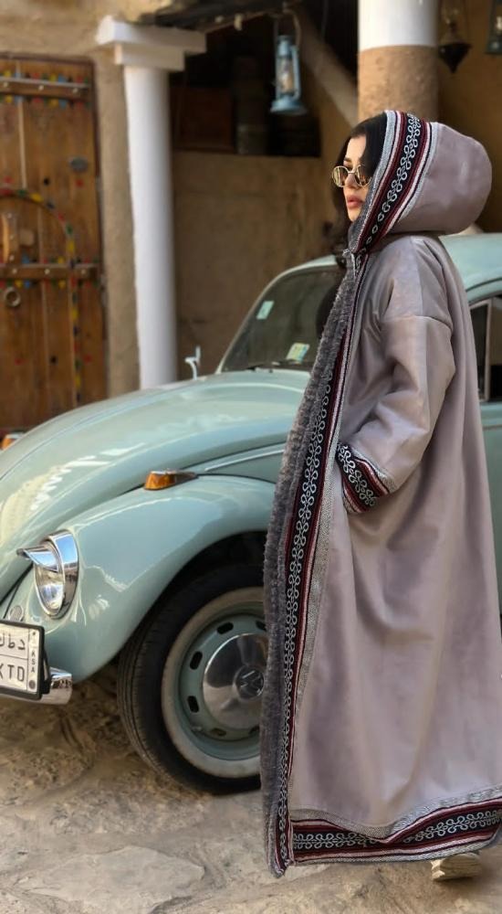 فروه نسائي أنيقة