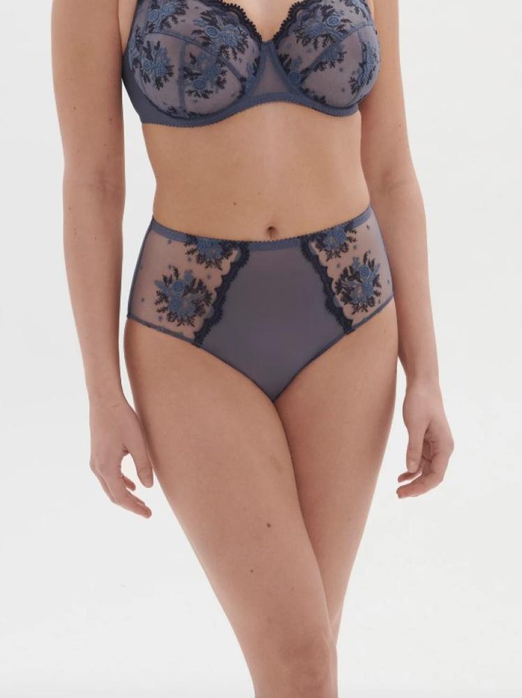 Simone Pérèle - Intrigue Retro Brief