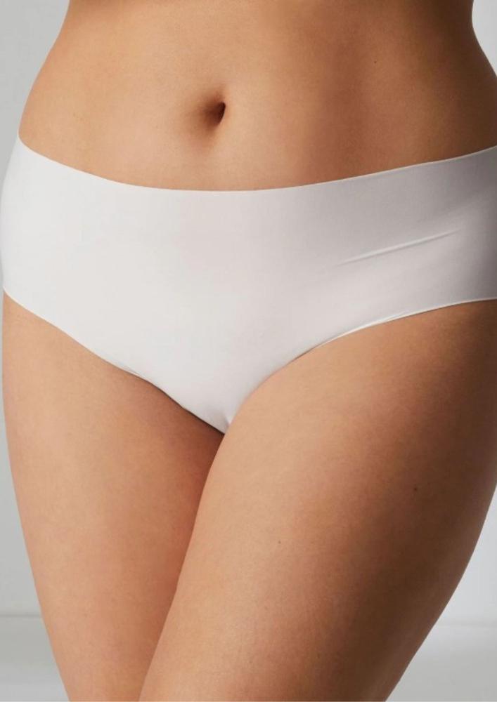 Simone Pérèle - Uniq Retro Brief