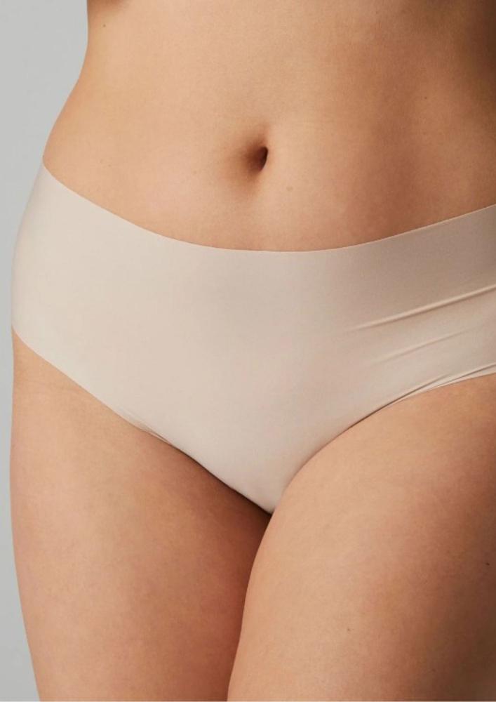 Simone Pérèle - Uniq Retro Brief