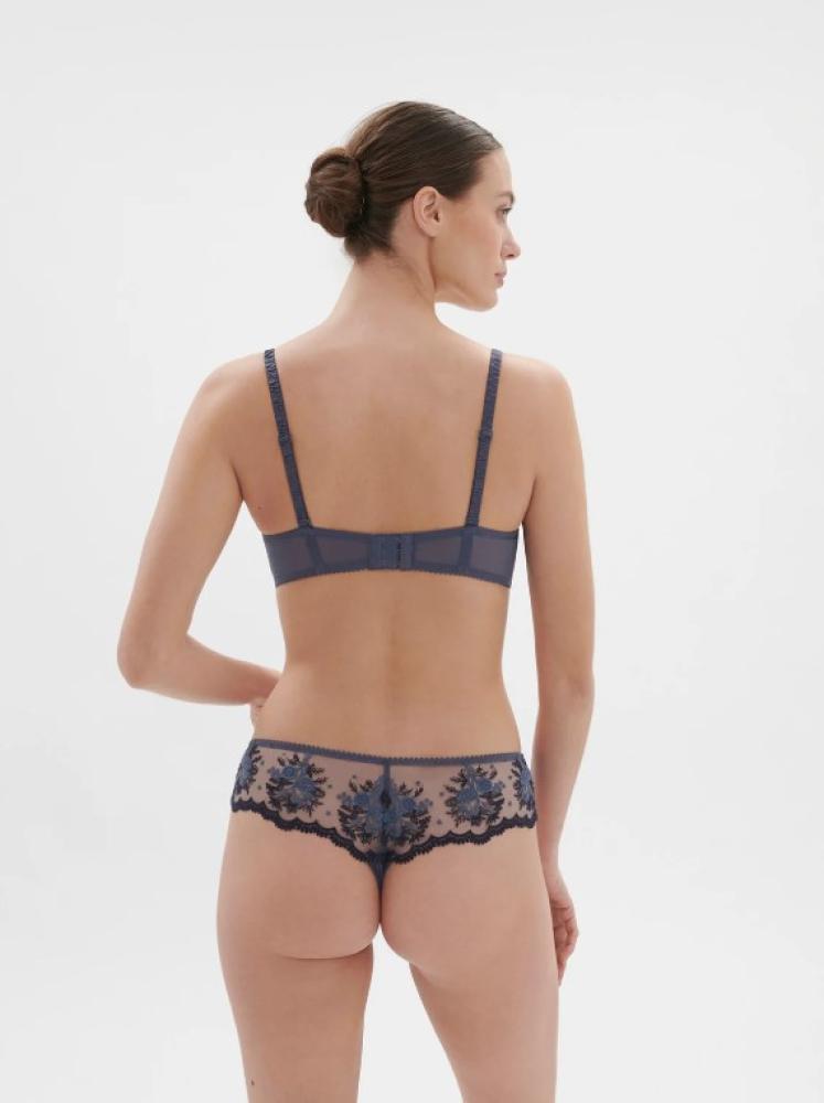 Simone Pérèle - Intrigue Tanga