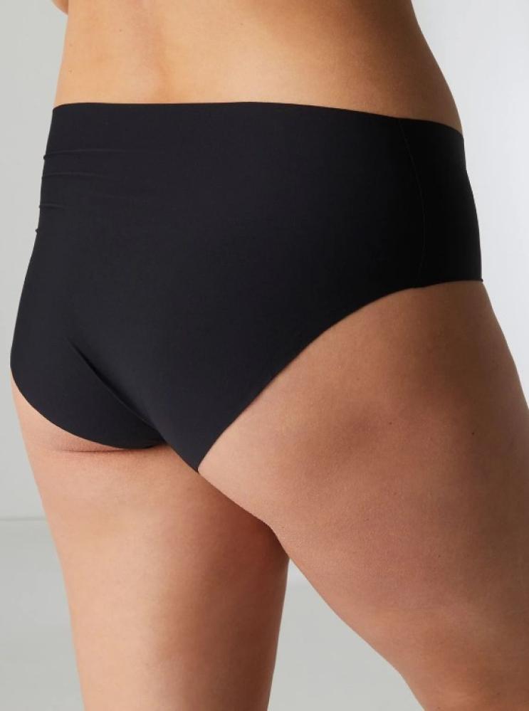 Simone Pérèle - Uniq Retro Brief