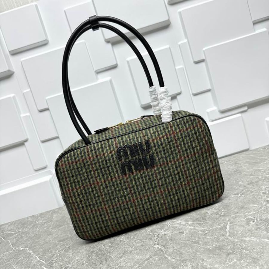 MiuMiu- Master Quality