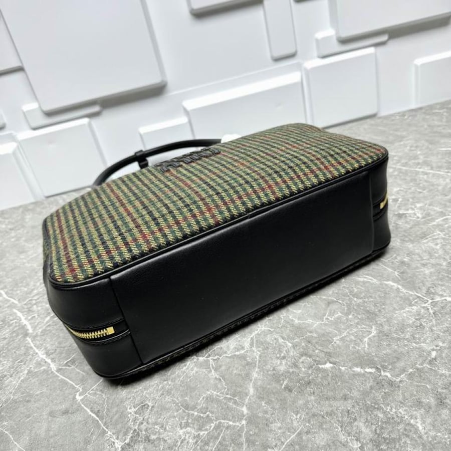 MiuMiu- Master Quality