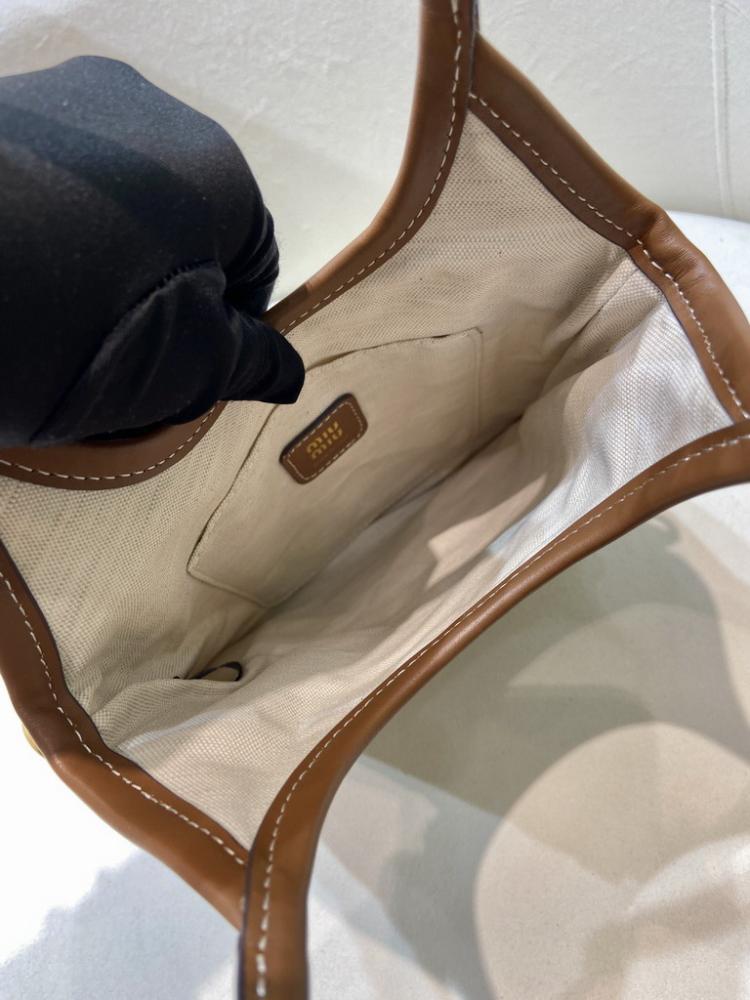 Miumiu- Master Quality