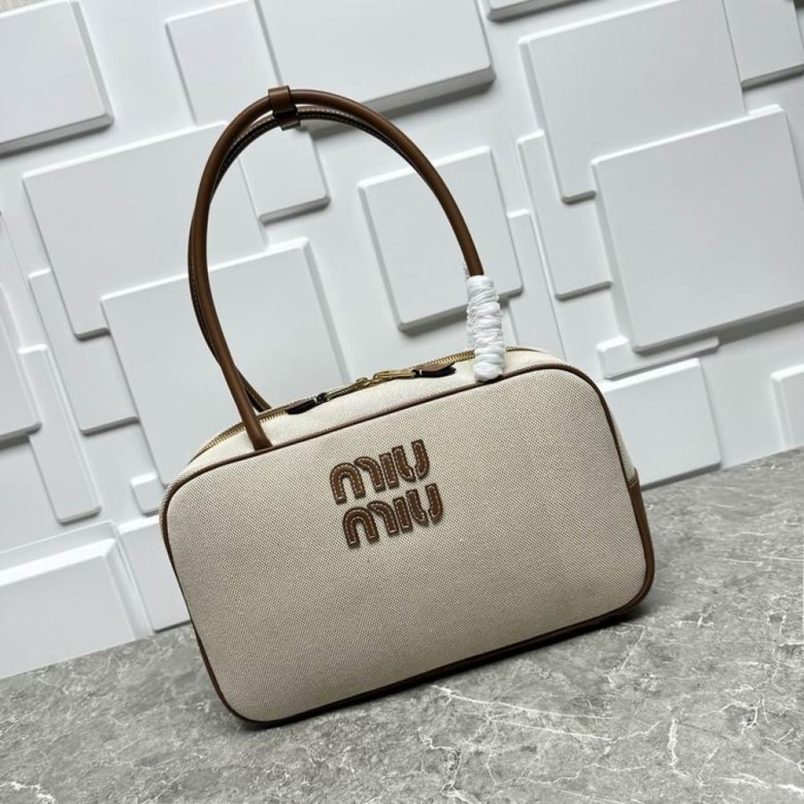 MiuMiu- Master Quality