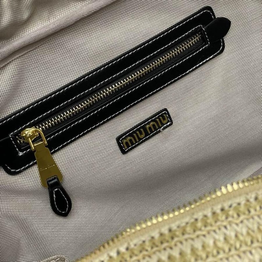 MiuMiu- Master Quality