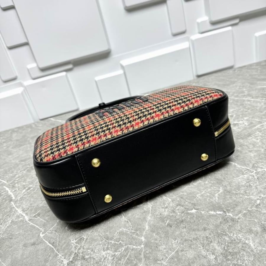 MiuMiu- Master Quality