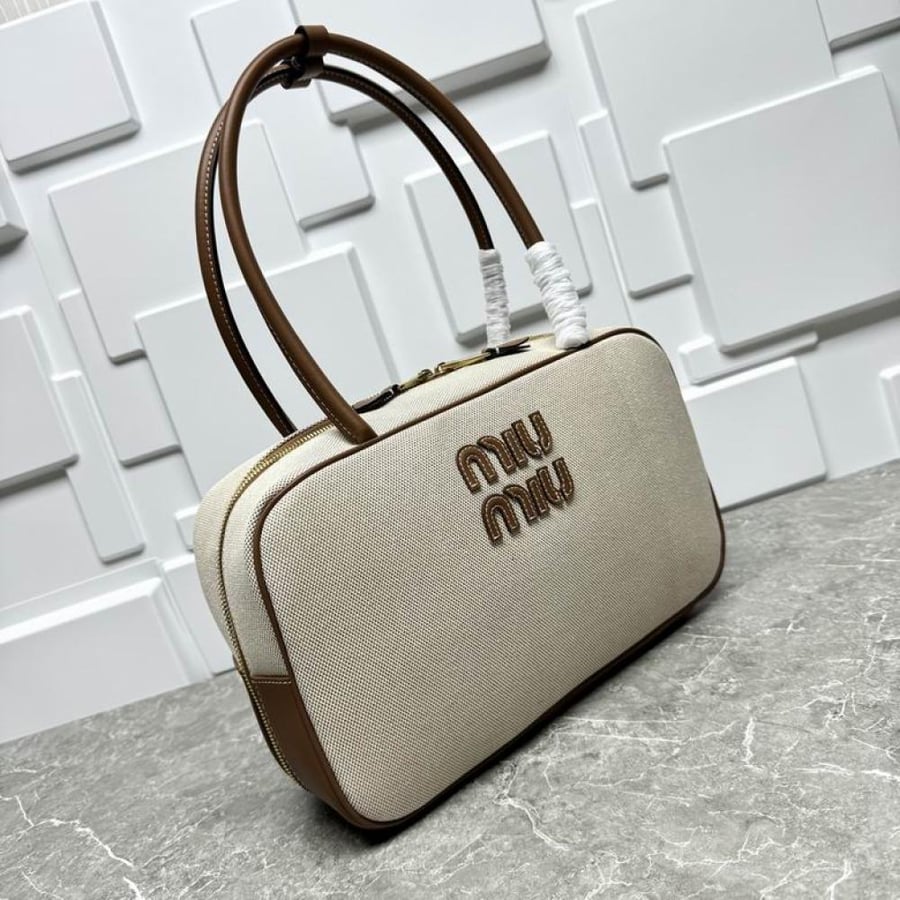 MiuMiu- Master Quality