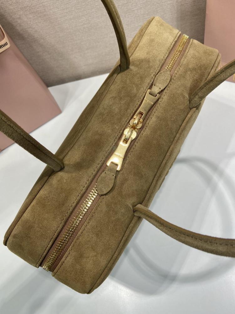 MiuMiu- Master Quality