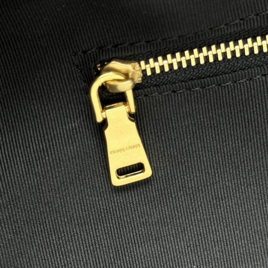 MiuMiu- Master Quality