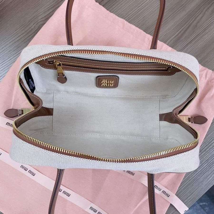 MiuMiu- Master Quality