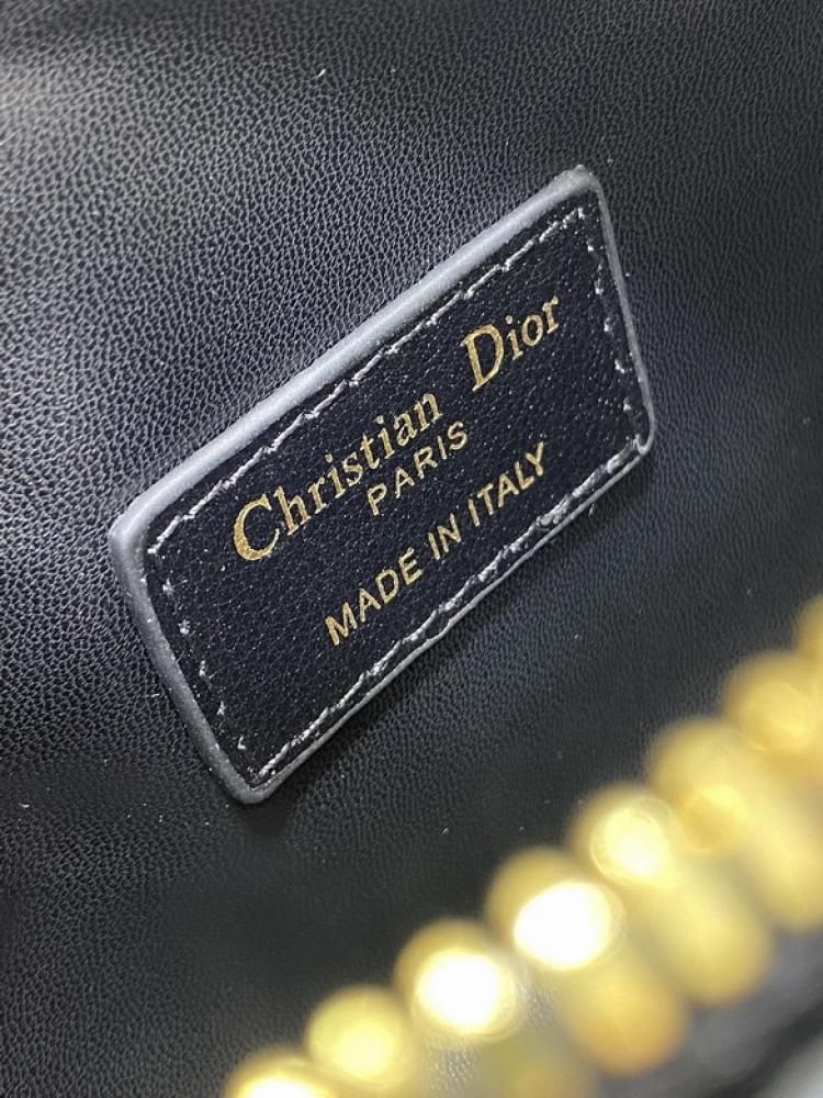 Dior Groove- Master Quality
